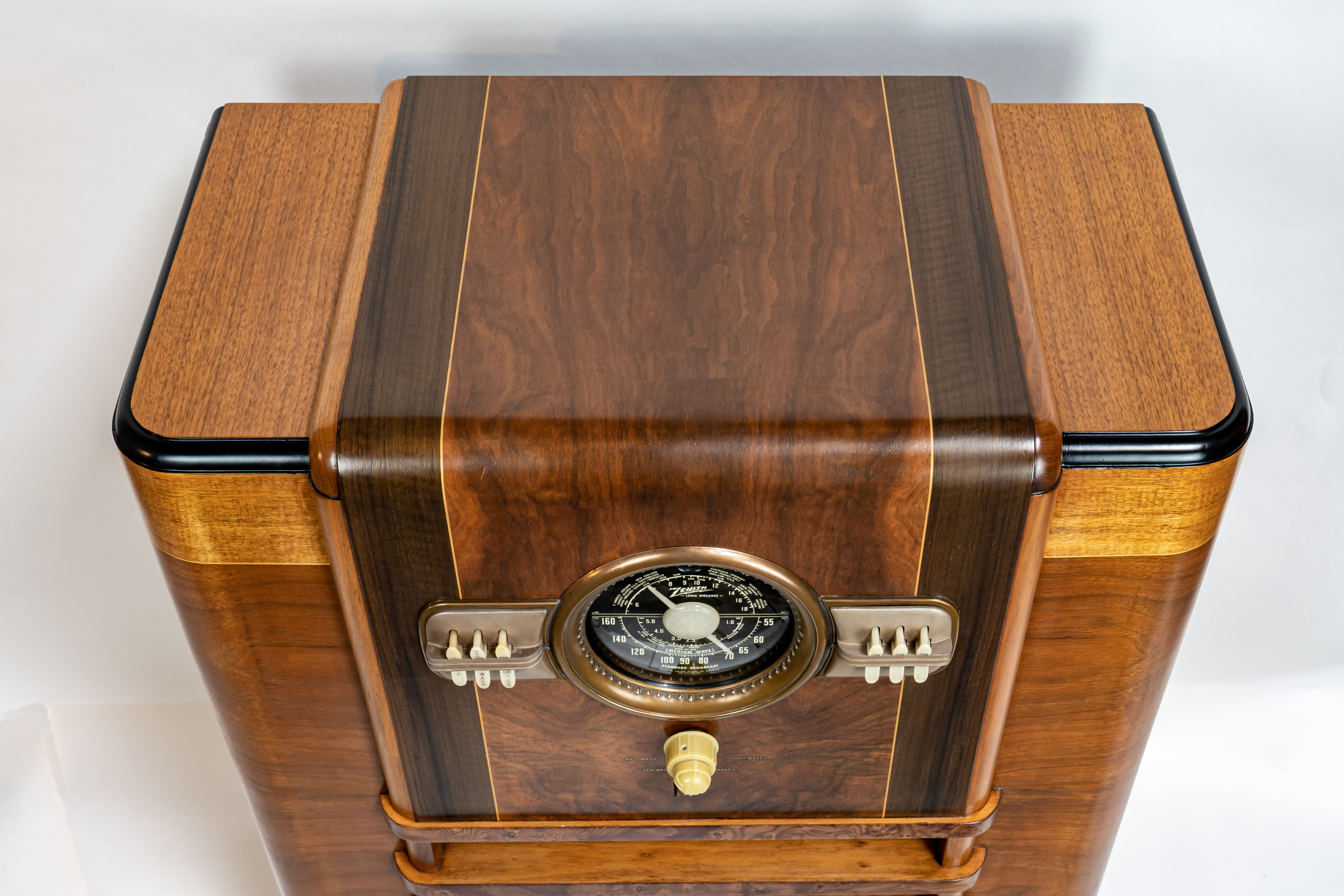 1940 Zenith 10S464 Radio