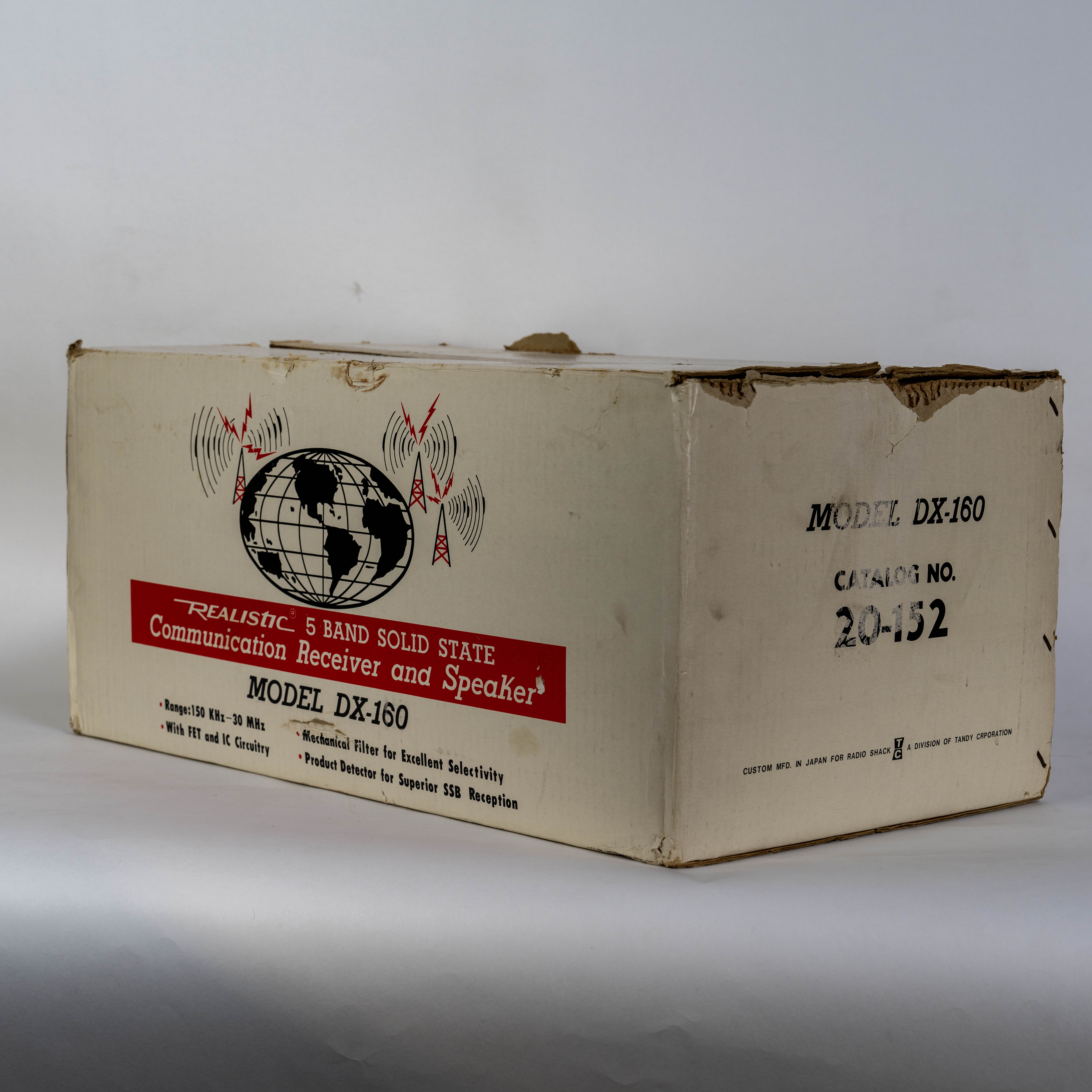 Realistic DX-160 Communication Receiver and Speaker