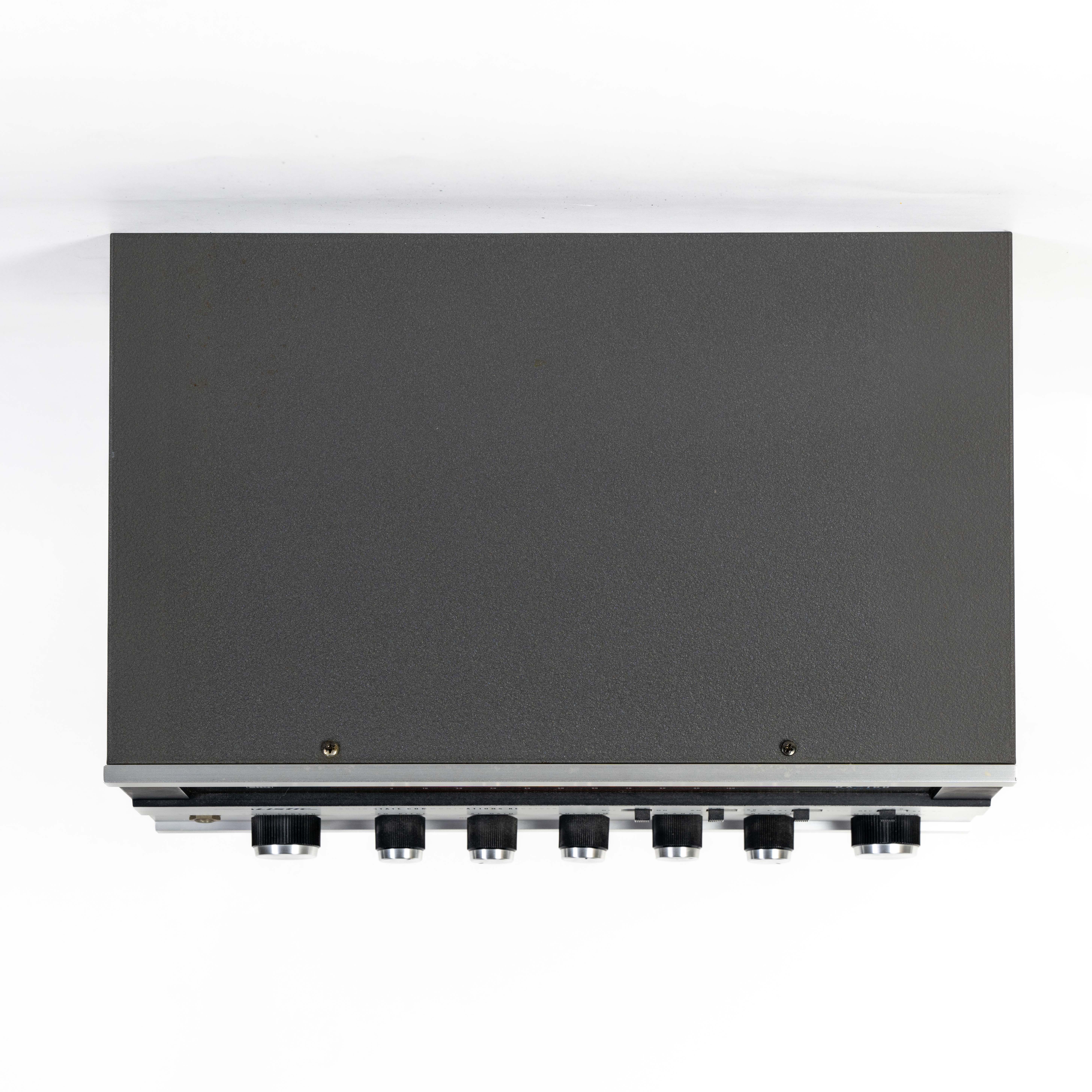 Realistic DX-160 Communication Receiver and Speaker